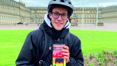 "Diversität ist mehr als nur ein Aufkleber an der Eingangstür" –  Brix Schaumburg und die längste Pride Deutschlands