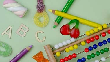 Wie bereite ich mein Kind spielerisch auf die Schule vor?