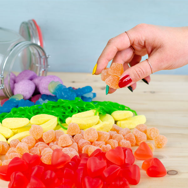 Love is Love - Das Regenbogen-Süßigkeitenglas