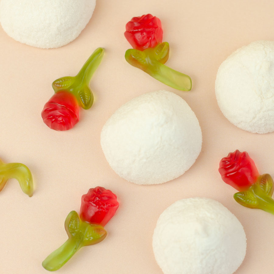 Rosen in der Dose – Edles Valentinstagsgeschenk mit Fruchtgummi-Rosen & Marshmallows